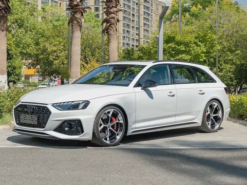 Audi RS4 2024
