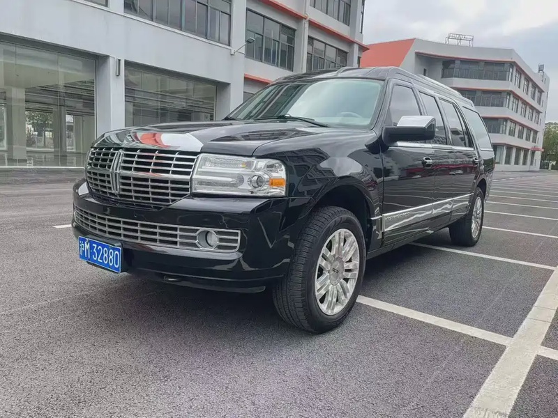 Lincoln Navigator