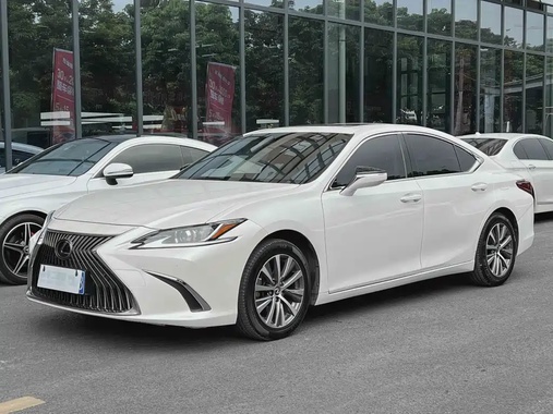 Lexus ES 2020