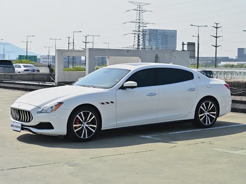 Maserati Quattroporte