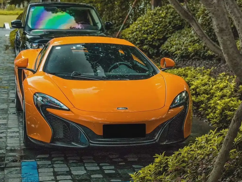 McLaren 625C