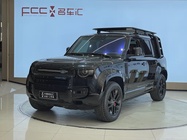 Land Rover Defender 2024