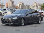Lexus ES 2020