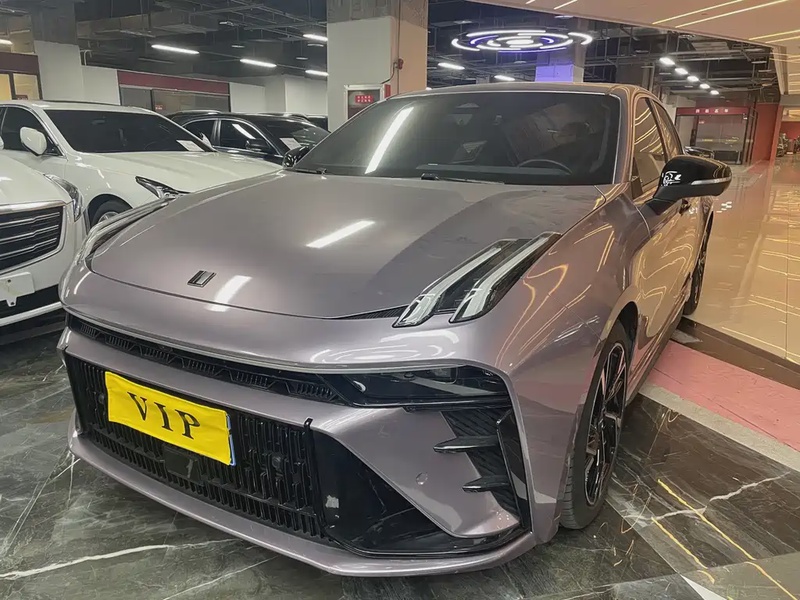 Lynk & Co 03