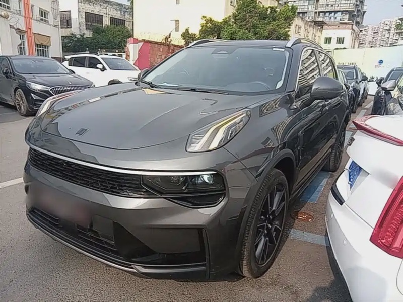 Lynk & Co 01