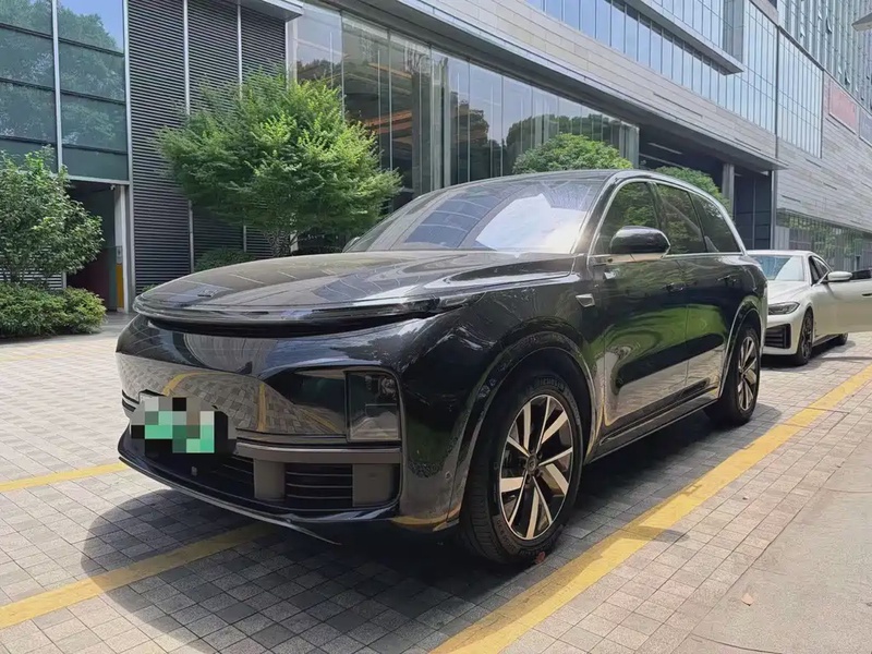 Li Auto L8