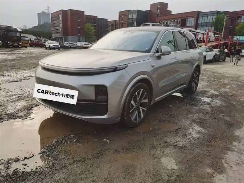 Li Auto L8
