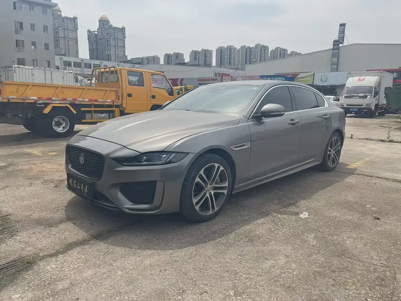 Jaguar XE