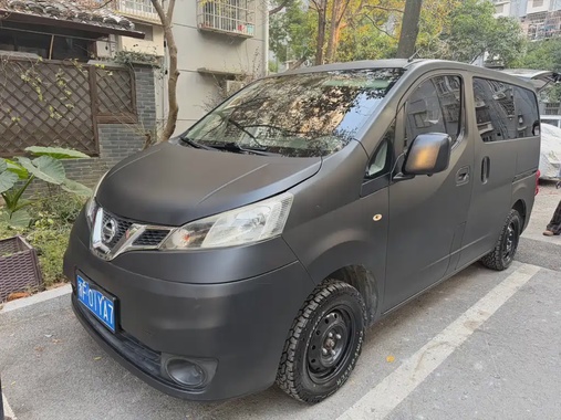 Nissan NV200 2015