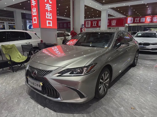 Lexus ES 2019