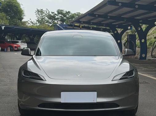 Tesla Model 3 2024
