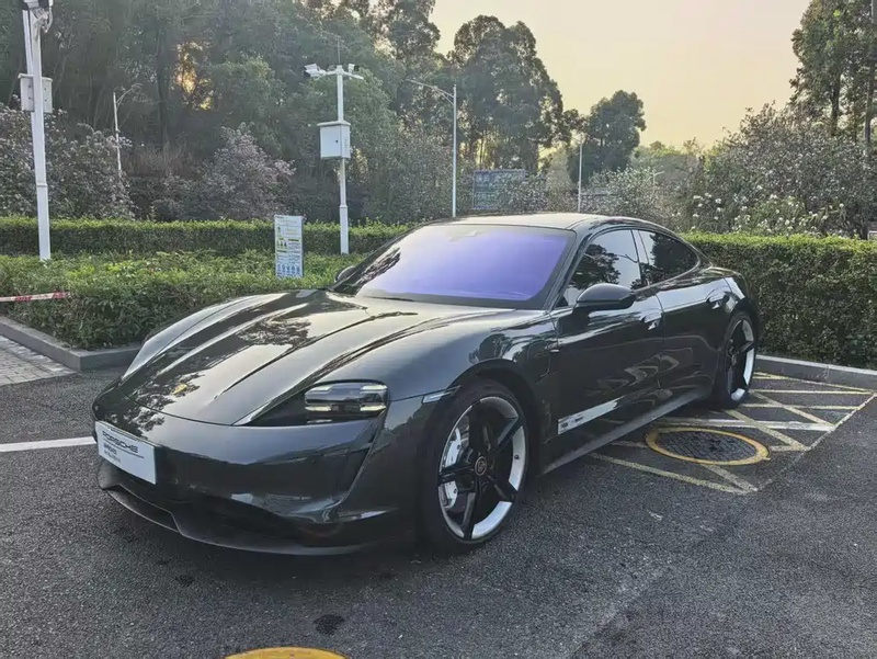 Porsche Taycan