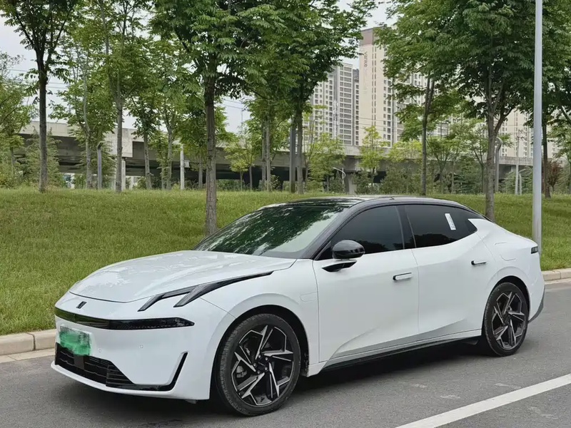 Lynk & Co 07