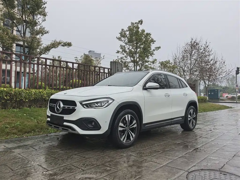 Mercedes-Benz GLA-Class