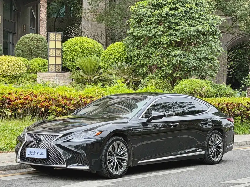 Lexus LS