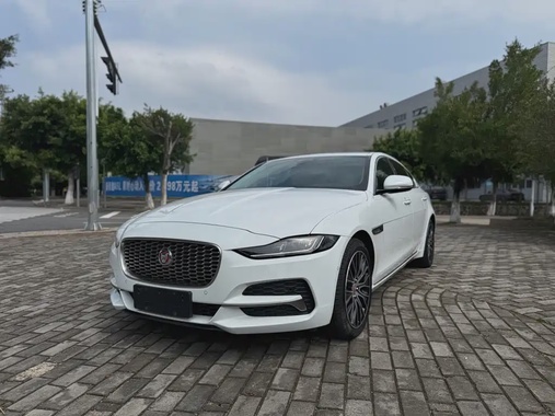 Jaguar XE 2020