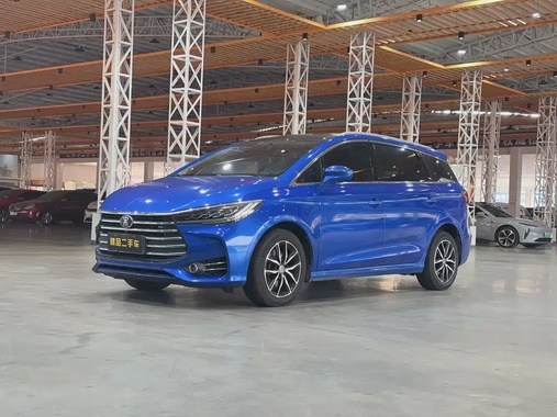BYD MAX 2018