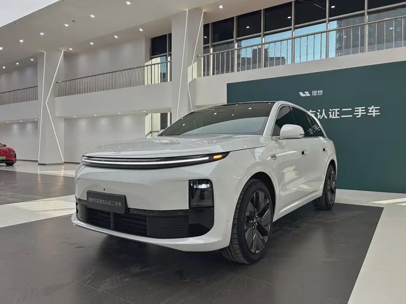 Li Auto L6