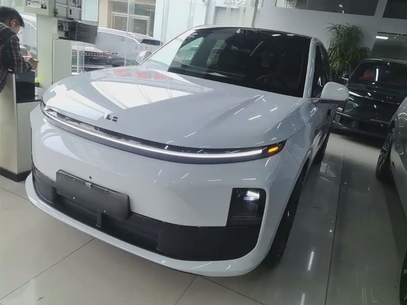 Li Auto L6
