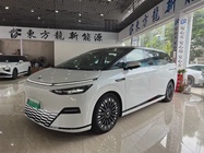 XPeng X9 2025