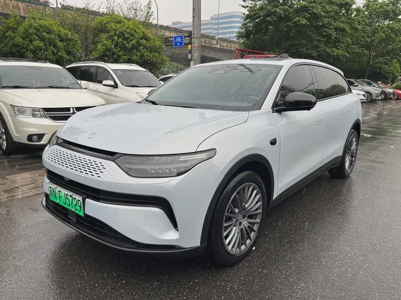 Leapmotor C11