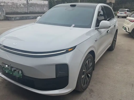 Li Auto L6 2025