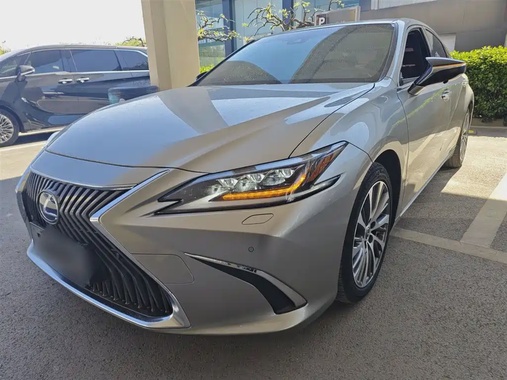 Lexus ES 2019