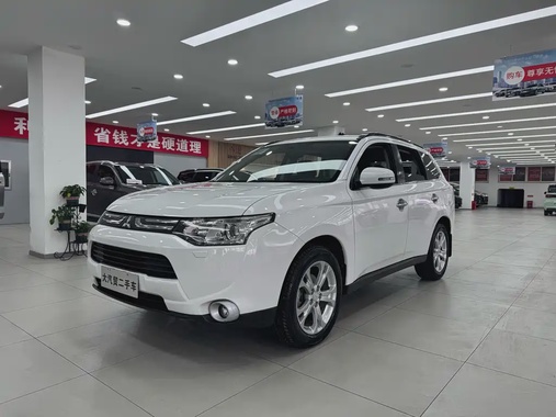 Mitsubishi Outlander 2014