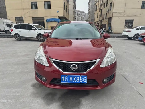 Nissan Tiida 2015