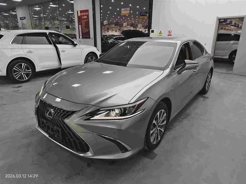 Lexus ES 2022