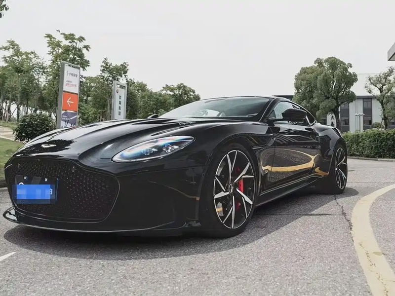 Aston Martin DBS