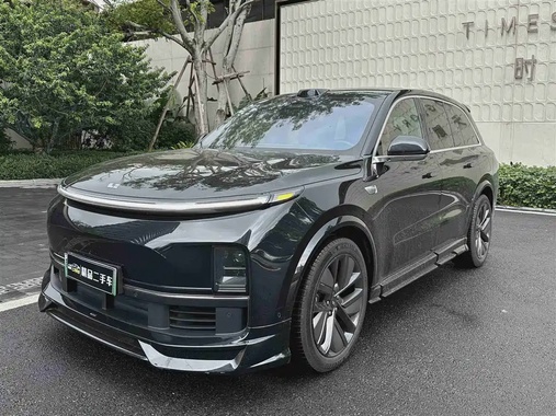 Li Auto L8 2025