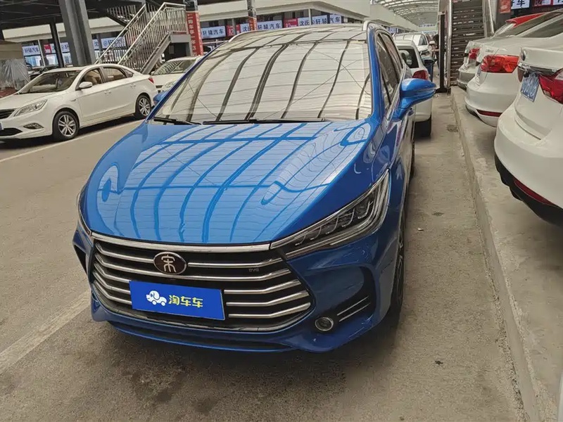 BYD MAX