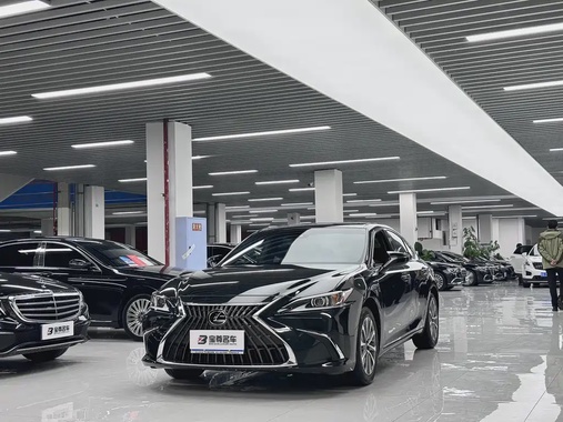 Lexus ES 2024