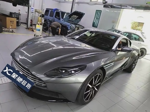 Aston Martin DB11 2018