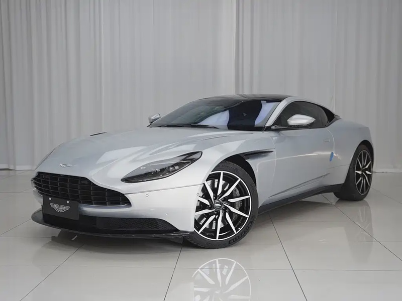 Aston Martin DB11