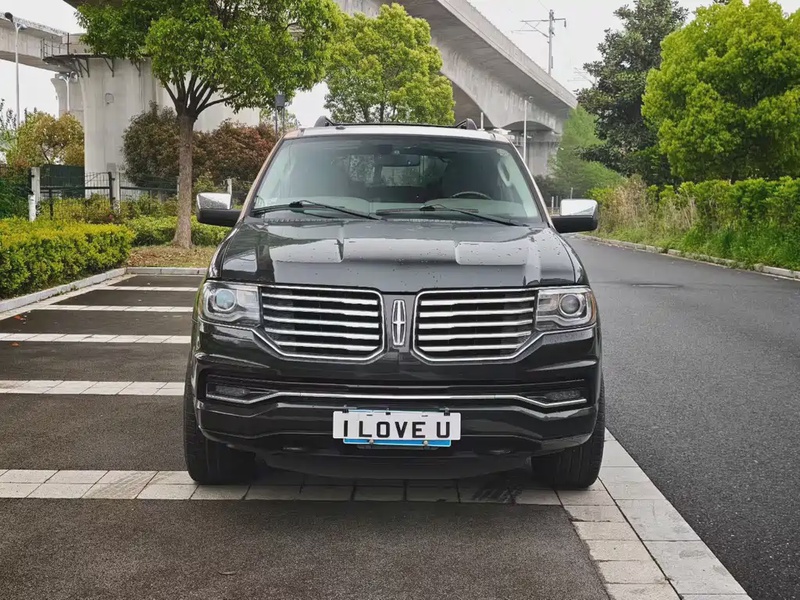 Lincoln Navigator