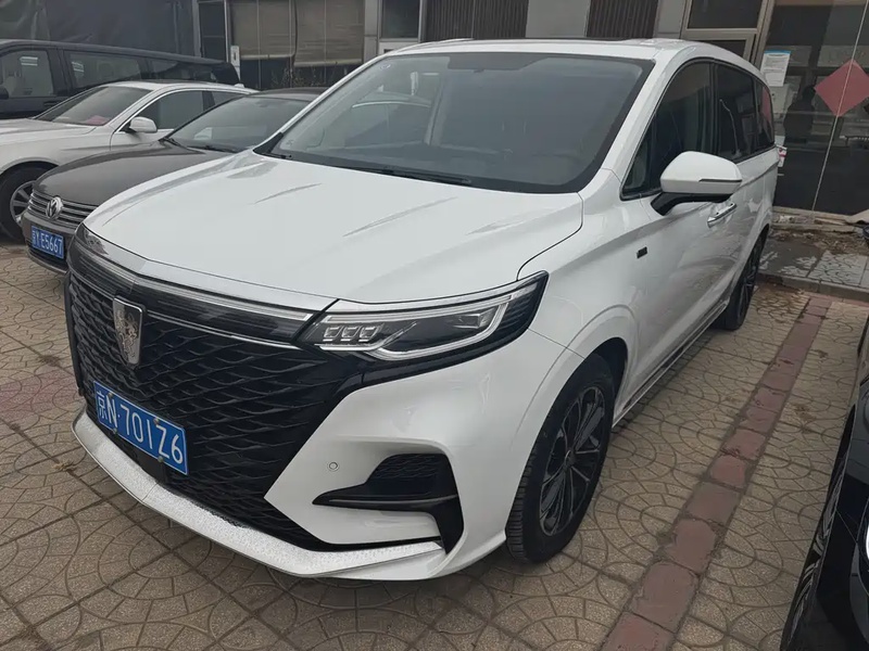 Roewe iMAX8