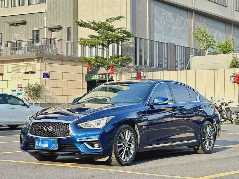 Infiniti Q50