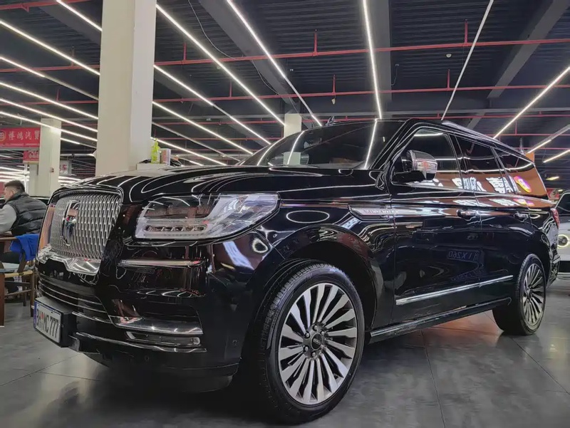 Lincoln Navigator