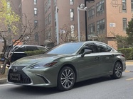 Lexus ES 2020