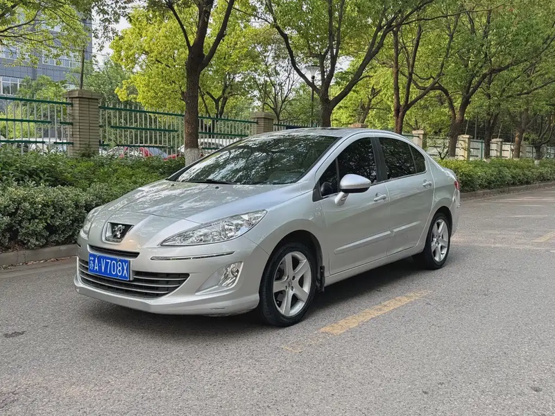 Peugeot 408