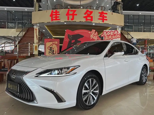 Lexus ES 2019