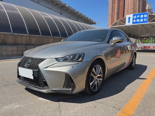 Lexus IS 2018