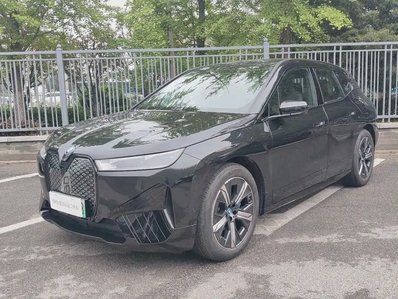 BMW iX