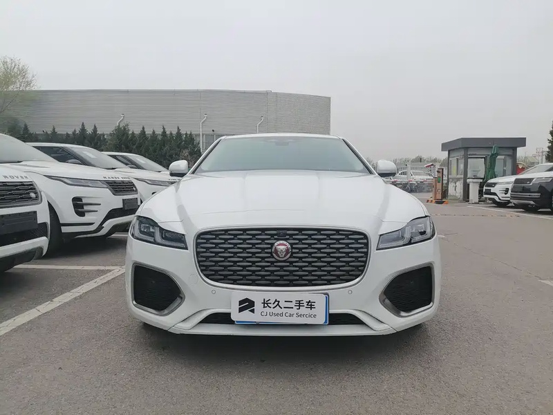 Jaguar XF