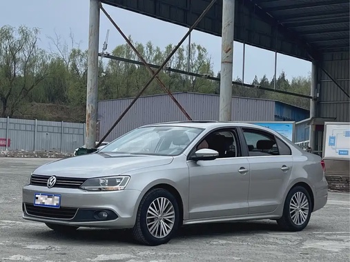 Volkswagen Sagitar 2015