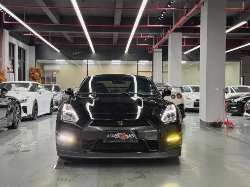 Nissan GT-R 2013