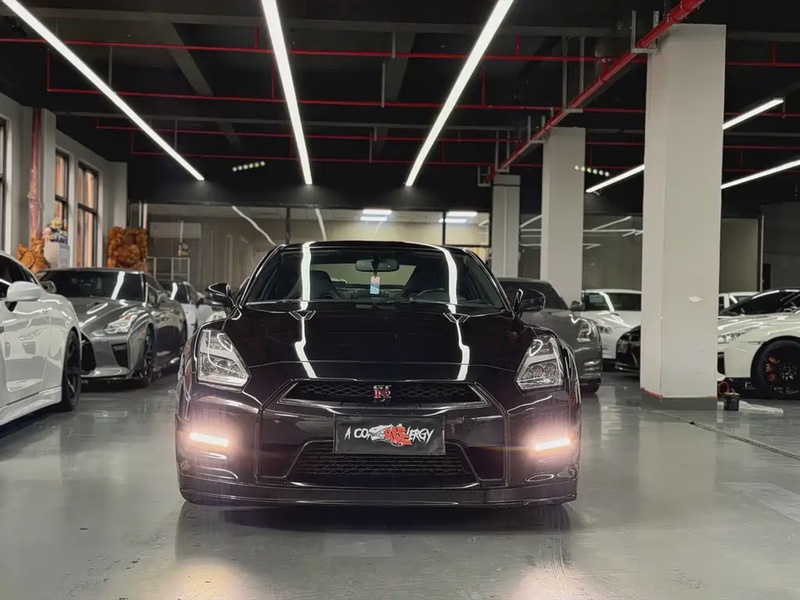 Nissan GT-R