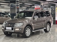 Mitsubishi Pajero 2015